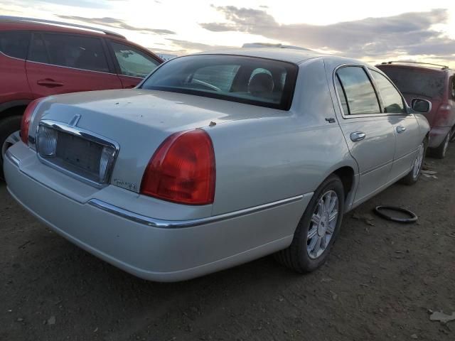 2006 Lincoln Town Car Signature Limited