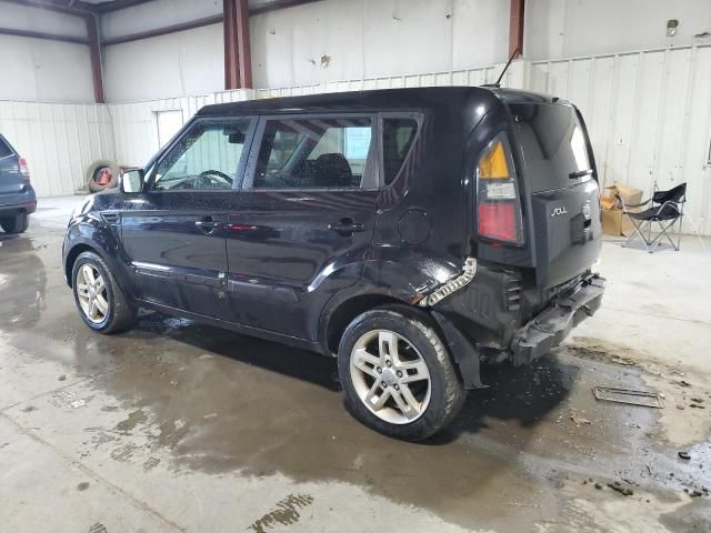 2011 KIA Soul +