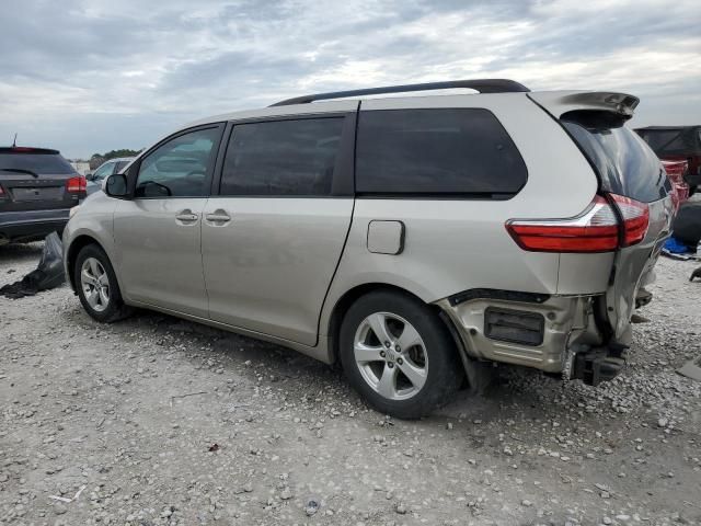 2016 Toyota Sienna LE