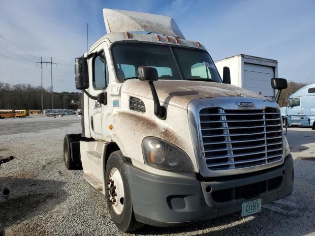 2016 Freightliner Cascadia 113