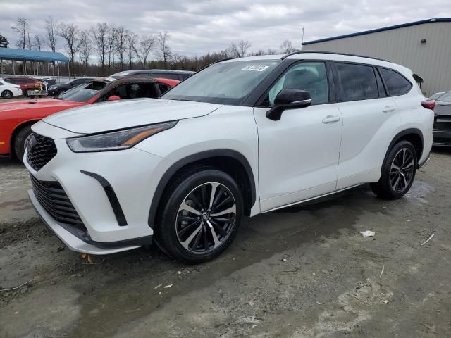 2022 Toyota Highlander XSE