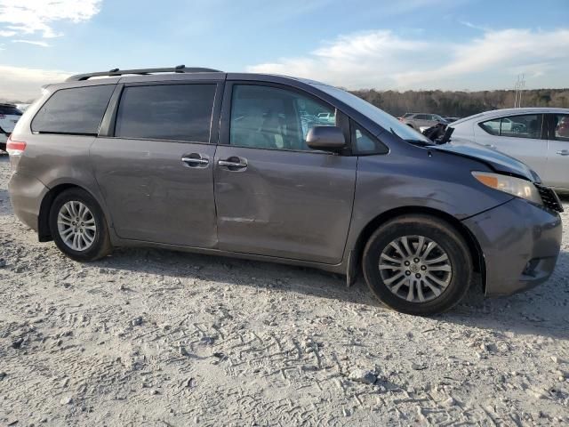 2013 Toyota Sienna XLE