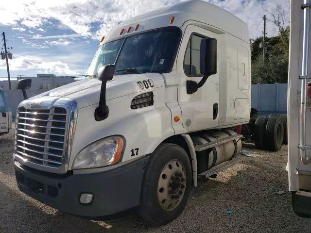 2016 Freightliner Cascadia 113