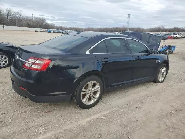 2016 Ford Taurus SE