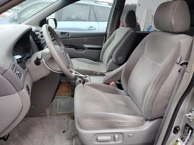 2005 Toyota Sienna CE