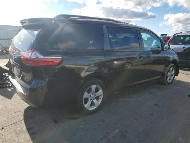 2017 Toyota Sienna LE