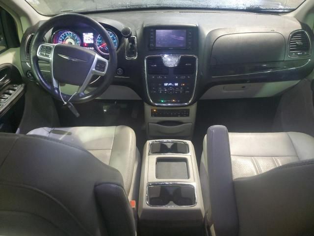 2012 Chrysler Town & Country Touring L