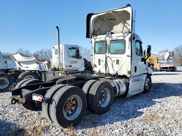 2016 Freightliner Cascadia 125