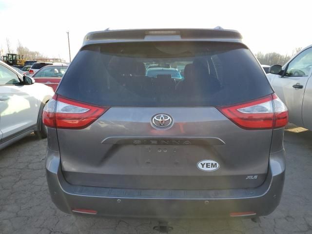 2015 Toyota Sienna XLE