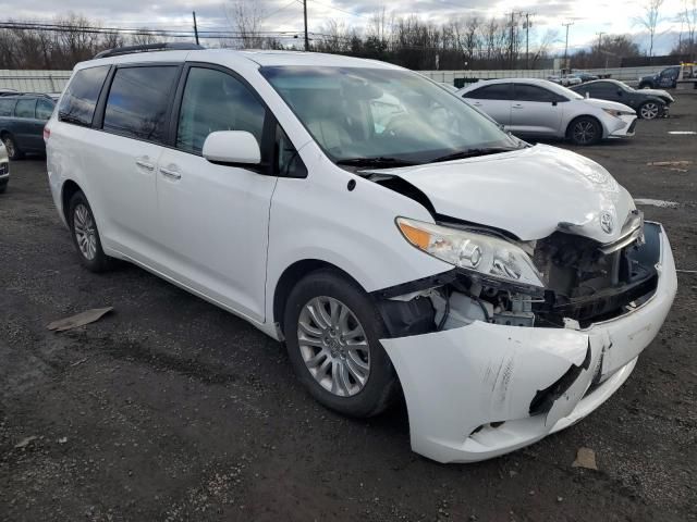 2013 Toyota Sienna XLE