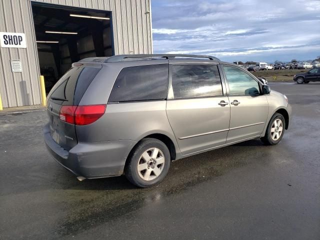 2004 Toyota Sienna CE