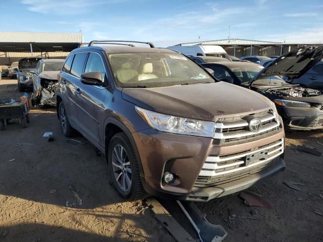 2017 Toyota Highlander SE