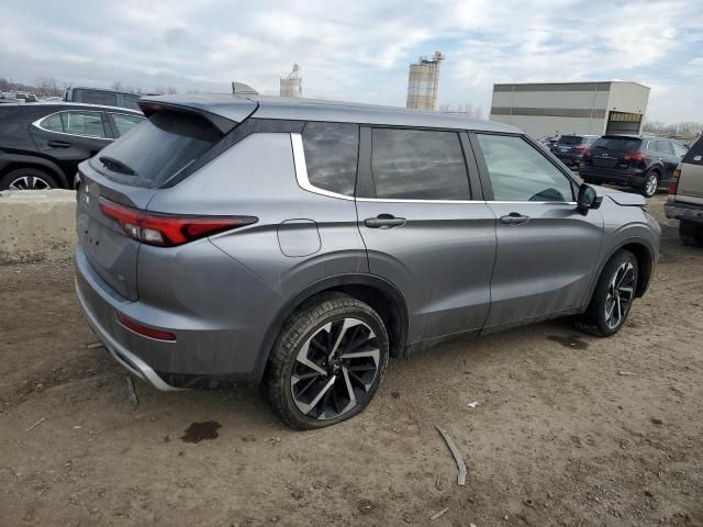 2022 Mitsubishi Outlander SE