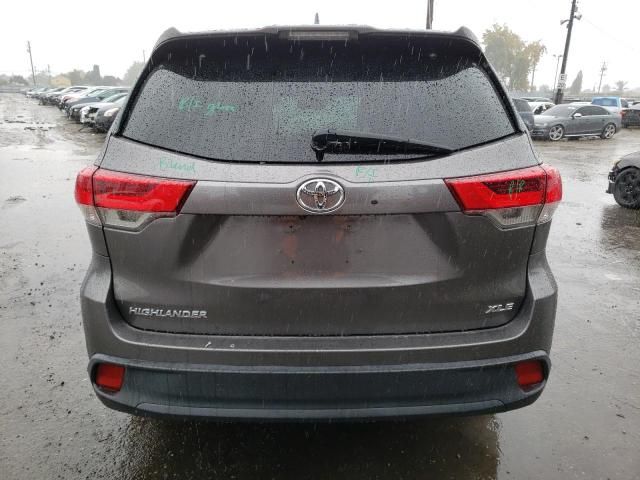 2017 Toyota Highlander SE