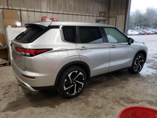 2022 Mitsubishi Outlander SE