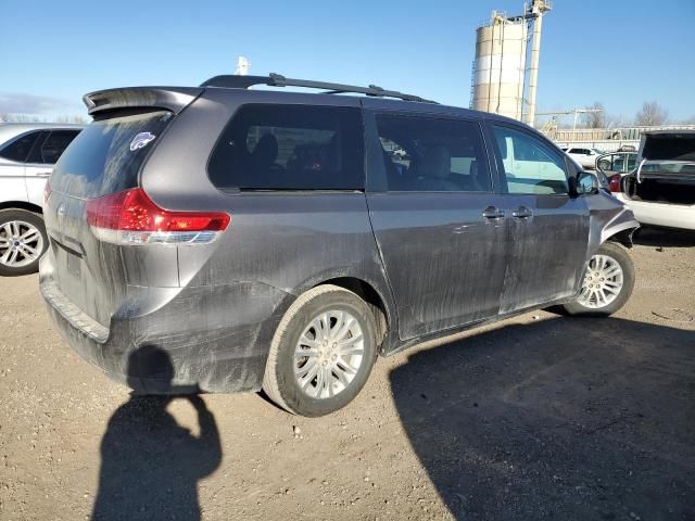 2011 Toyota Sienna XLE