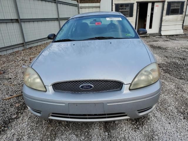 2004 Ford Taurus SE