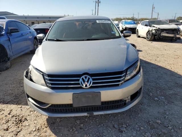 2013 Volkswagen Passat SE