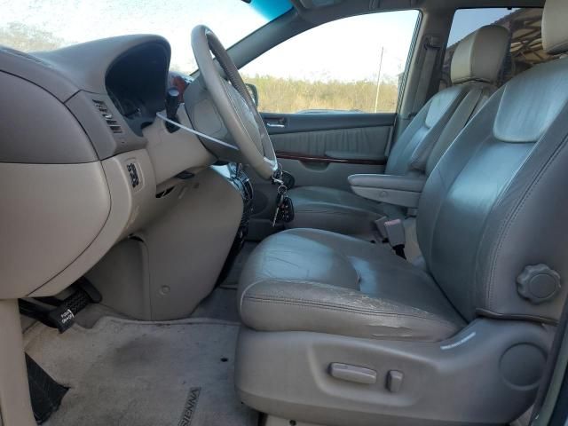 2004 Toyota Sienna XLE