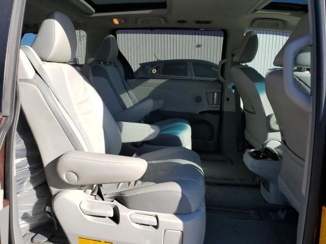 2011 Toyota Sienna XLE