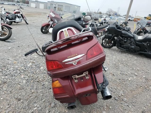 2004 Honda GL1800