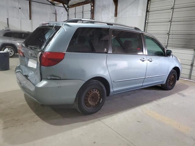 2005 Toyota Sienna CE