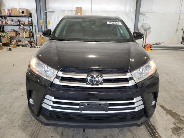 2017 Toyota Highlander SE