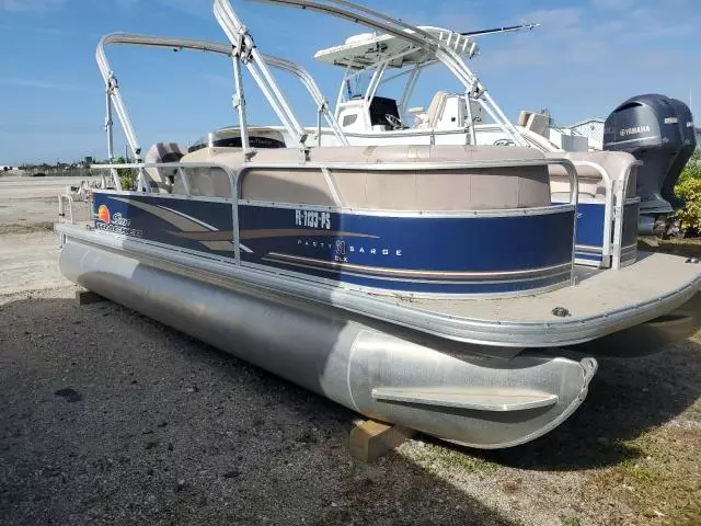 2014 Suntracker Partybarge