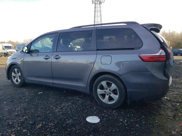 2016 Toyota Sienna LE