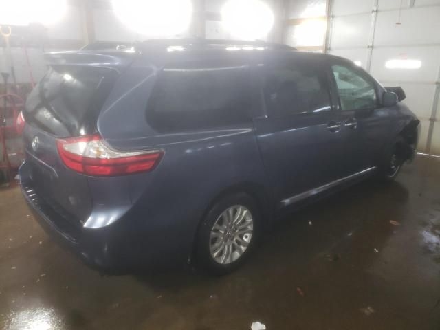 2017 Toyota Sienna XLE