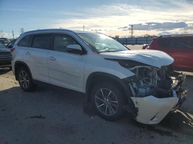 2019 Toyota Highlander SE