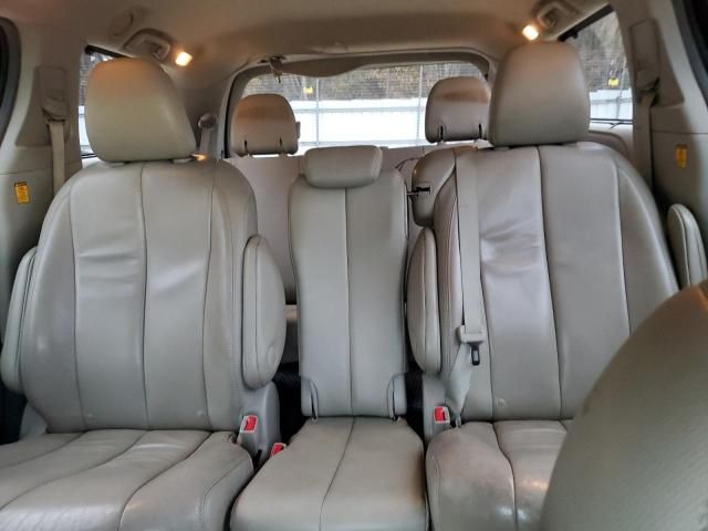 2013 Toyota Sienna XLE