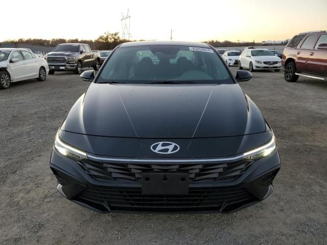 2024 Hyundai Elantra SE