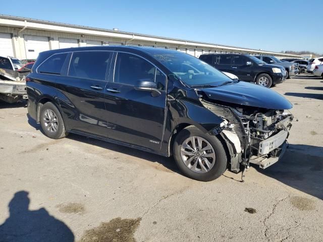 2021 Toyota Sienna XLE