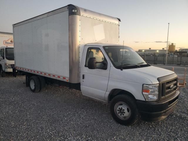 2024 Ford Econoline E350 Super Duty Cutaway Van