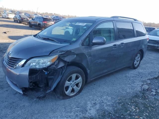 2014 Toyota Sienna LE