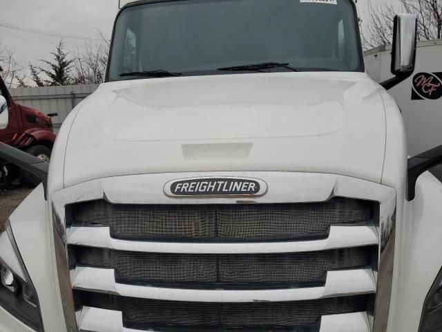 2020 Freightliner Cascadia 126