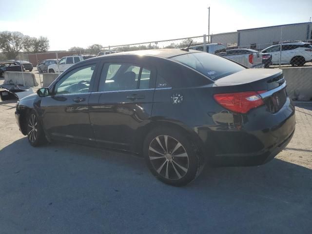 2013 Chrysler 200 Touring