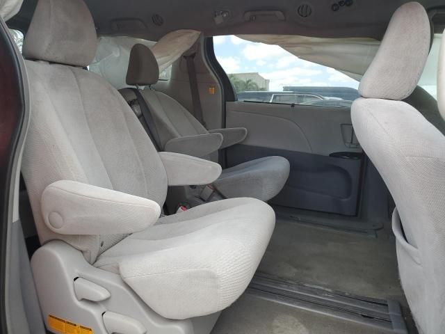 2012 Toyota Sienna LE