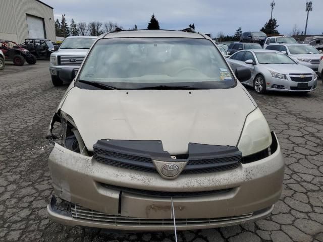 2004 Toyota Sienna CE