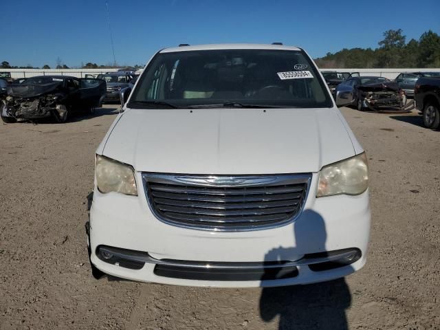 2014 Chrysler Town & Country Touring L