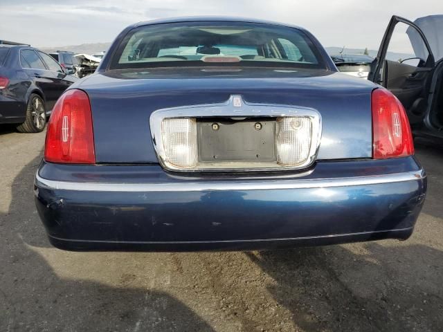 2002 Lincoln Town Car Signature