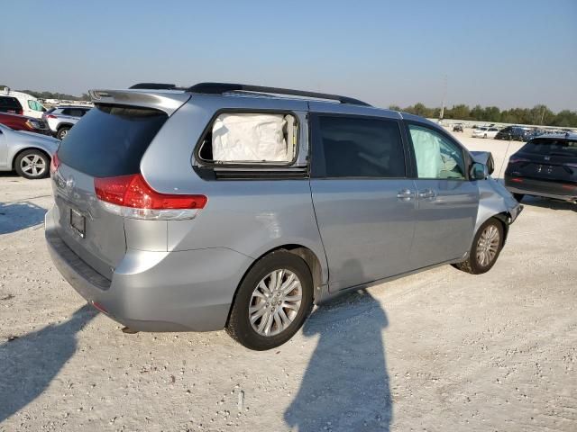 2014 Toyota Sienna XLE