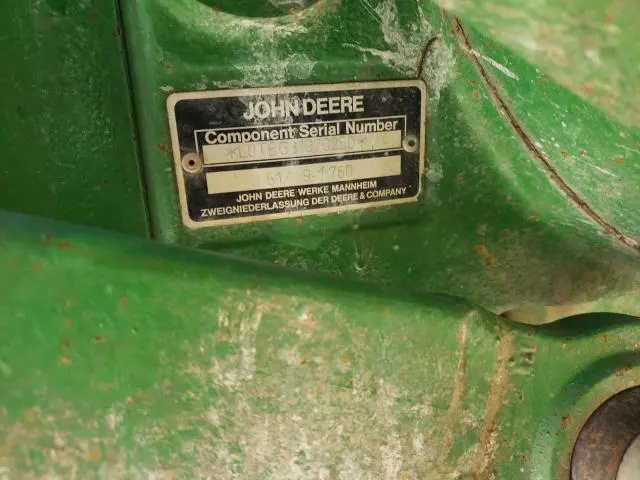 2005 John Deere 6400