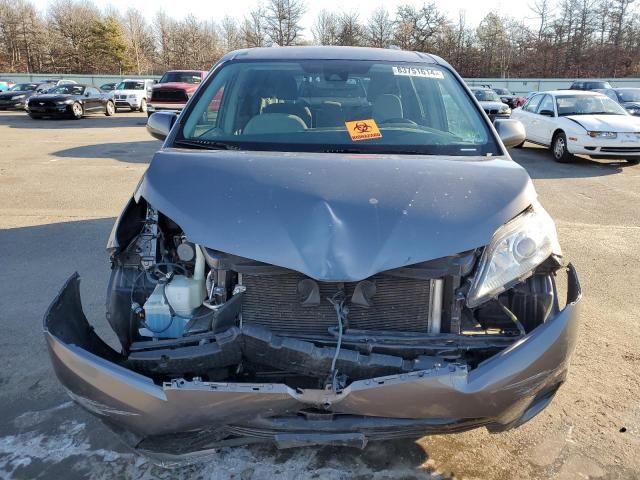 2019 Toyota Sienna LE