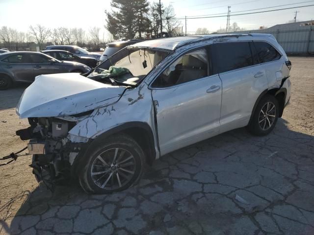 2017 Toyota Highlander SE