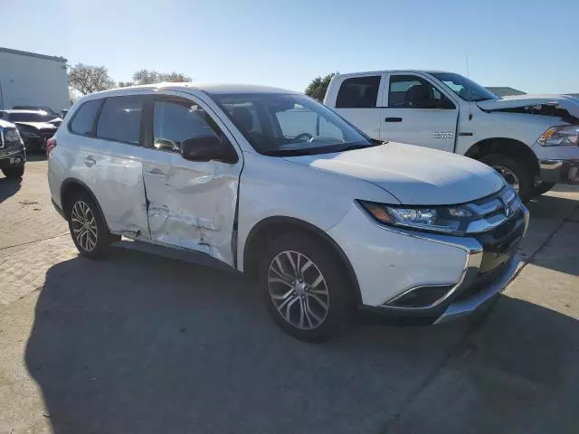 2017 Mitsubishi Outlander ES