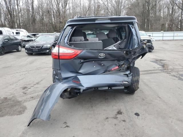 2016 Toyota Sienna LE