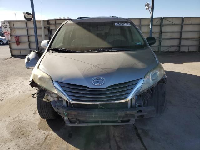 2011 Toyota Sienna XLE