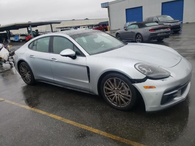 2018 Porsche Panamera 4